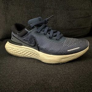 Nike Zoomx Invincible Run FK Size 9 color Thunder Blue/Black